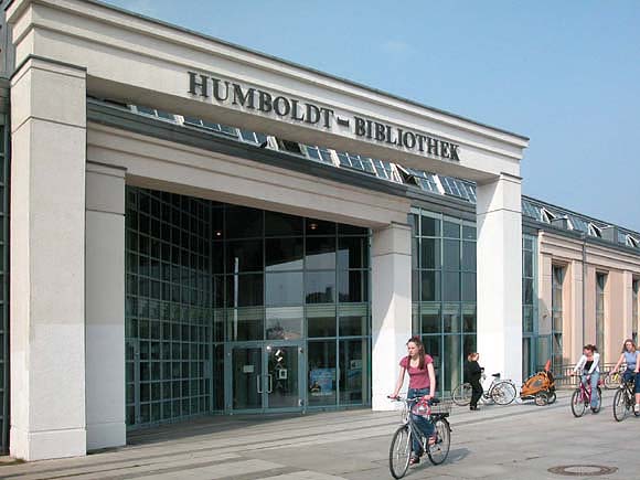 Stadtbibliothek Reinickendorf - Humboldt-Bibliothek