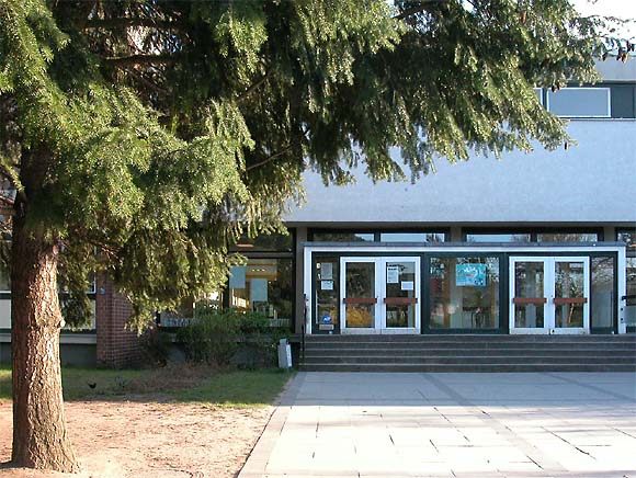 Wolfsburger Weg, Sch&auml;tzelberg-Schule, Grundschule mit musikalischem Zug 