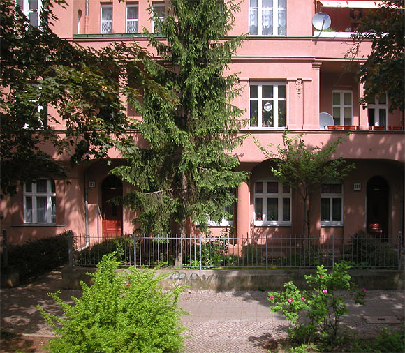 Inschrift Kaiserstra&szlig;e: Wohnhaus