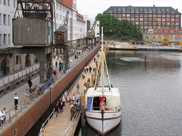 Tempelhofer Hafen, Einkaufszentrum, Er&ouml;ffnung. 